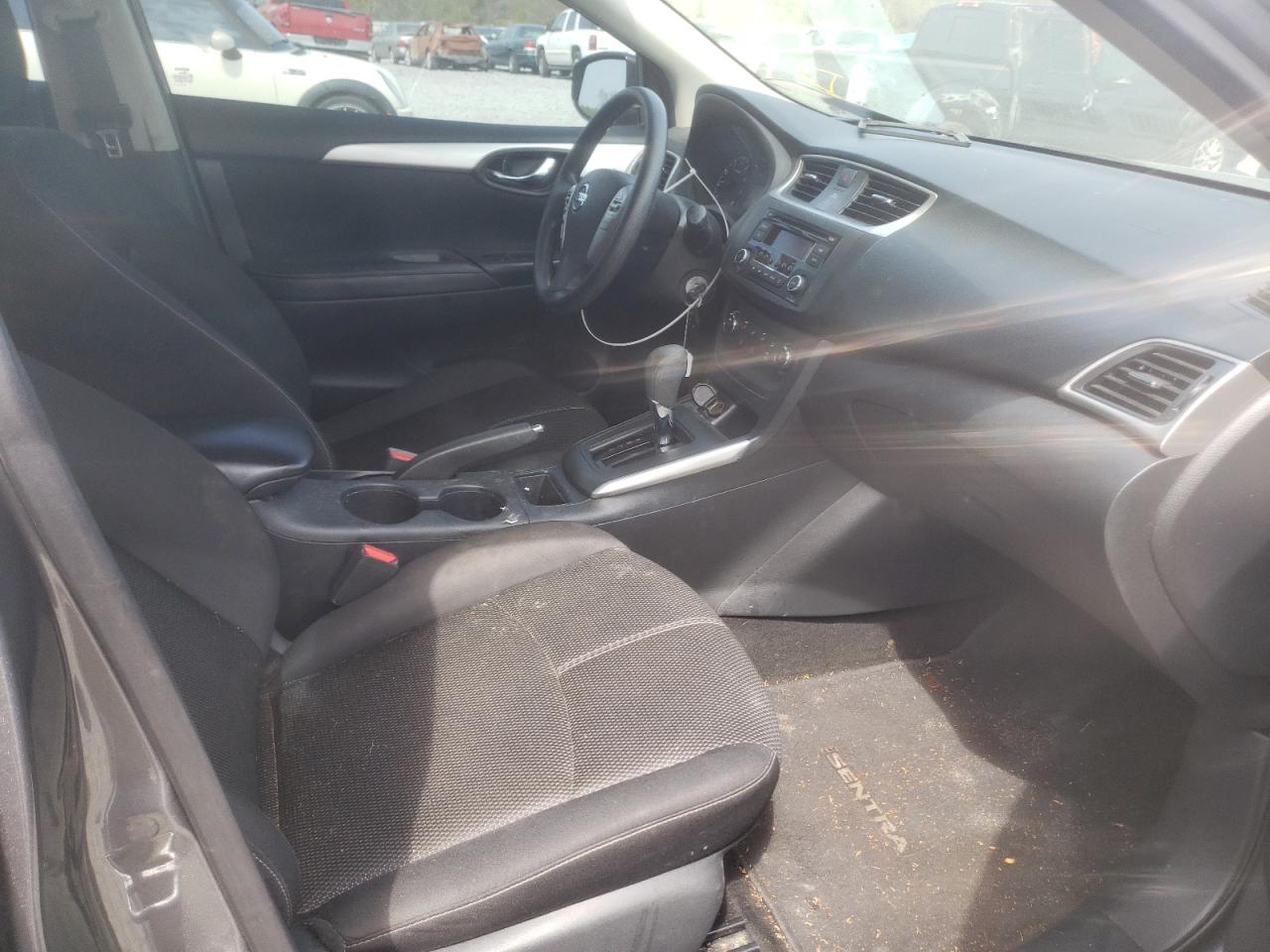 Photo 5 from auction – 2016 NISSAN SENTRA S with VIN 3N1AB7AP2GY323925