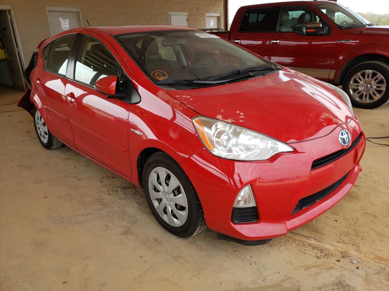 TOYOTA PRIUS C 2013 with VIN JTDKDTB33D1550430 - Photo from auction