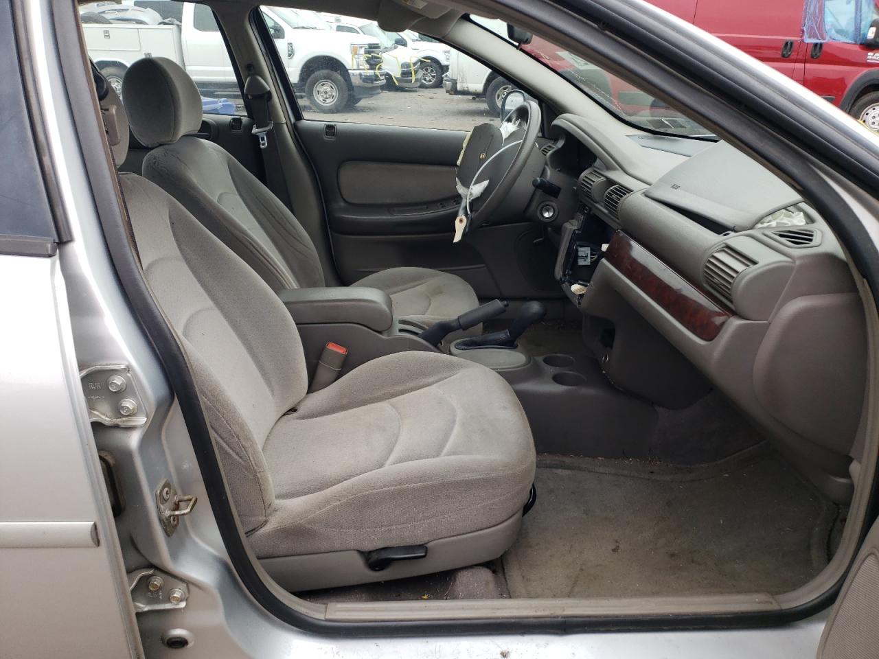 Photo 5 from auction – 2002 CHRYSLER SEBRING LX with VIN 1C3EL46X62N216258