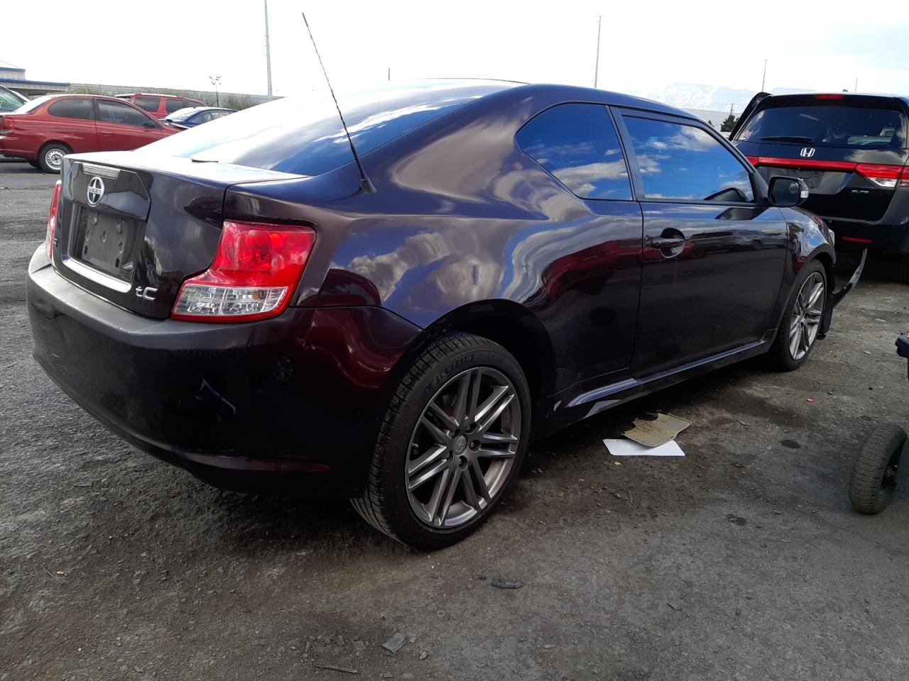 Zdjęcie 4 z aukcji – 2011 TOYOTA SCION TC z VIN JTKJF5C73B3011027