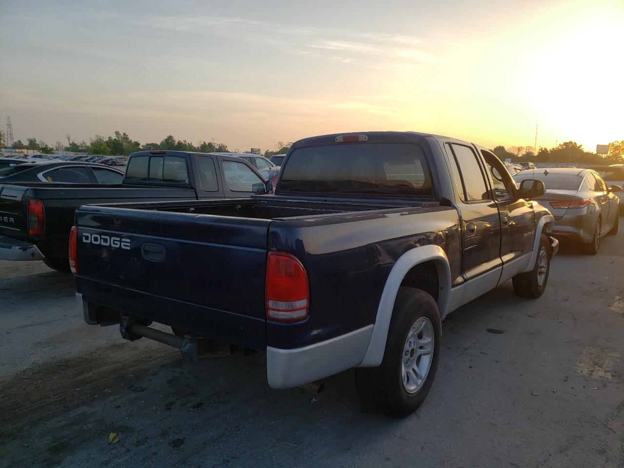 Photo 4 from auction – 2002 DODGE DAKOTA QUA with VIN 1B7HL48N22S604240