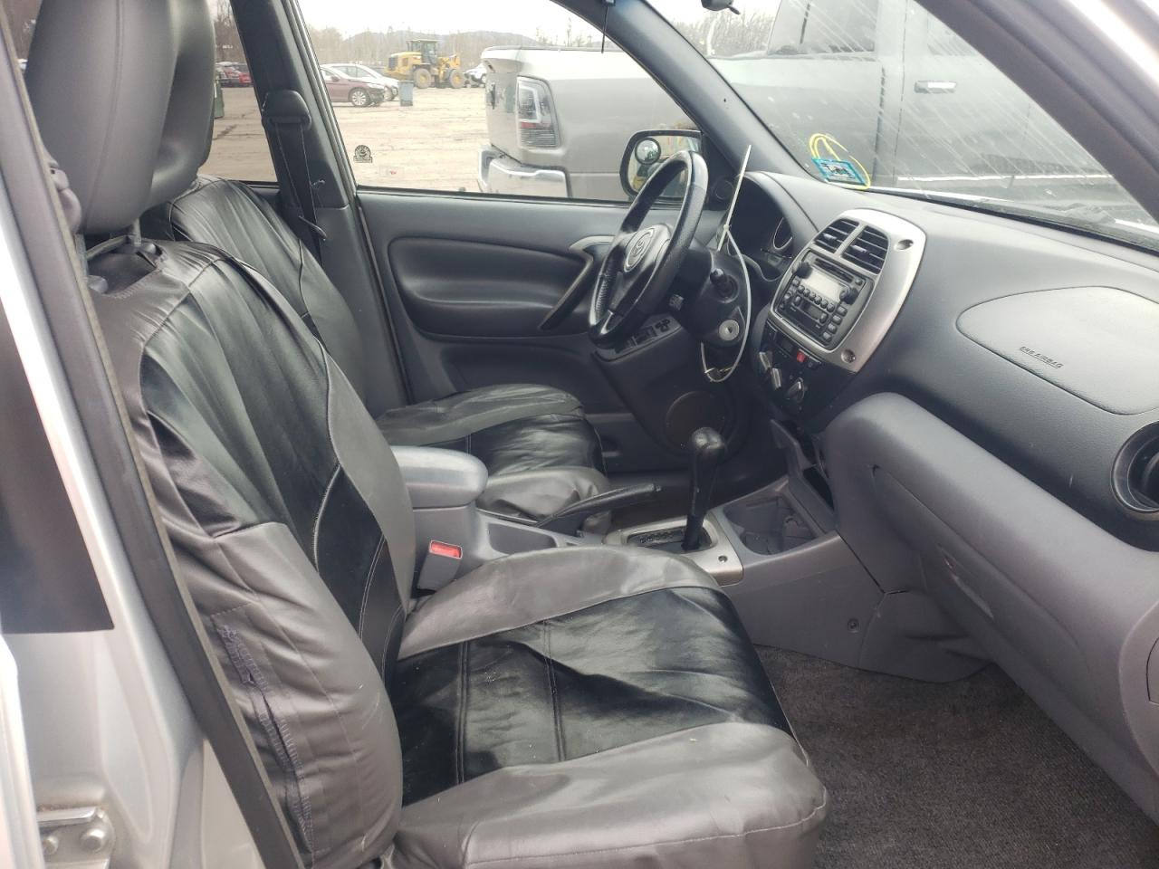Photo 5 from auction – 2002 TOYOTA RAV4 with VIN JTEHH20V526028617