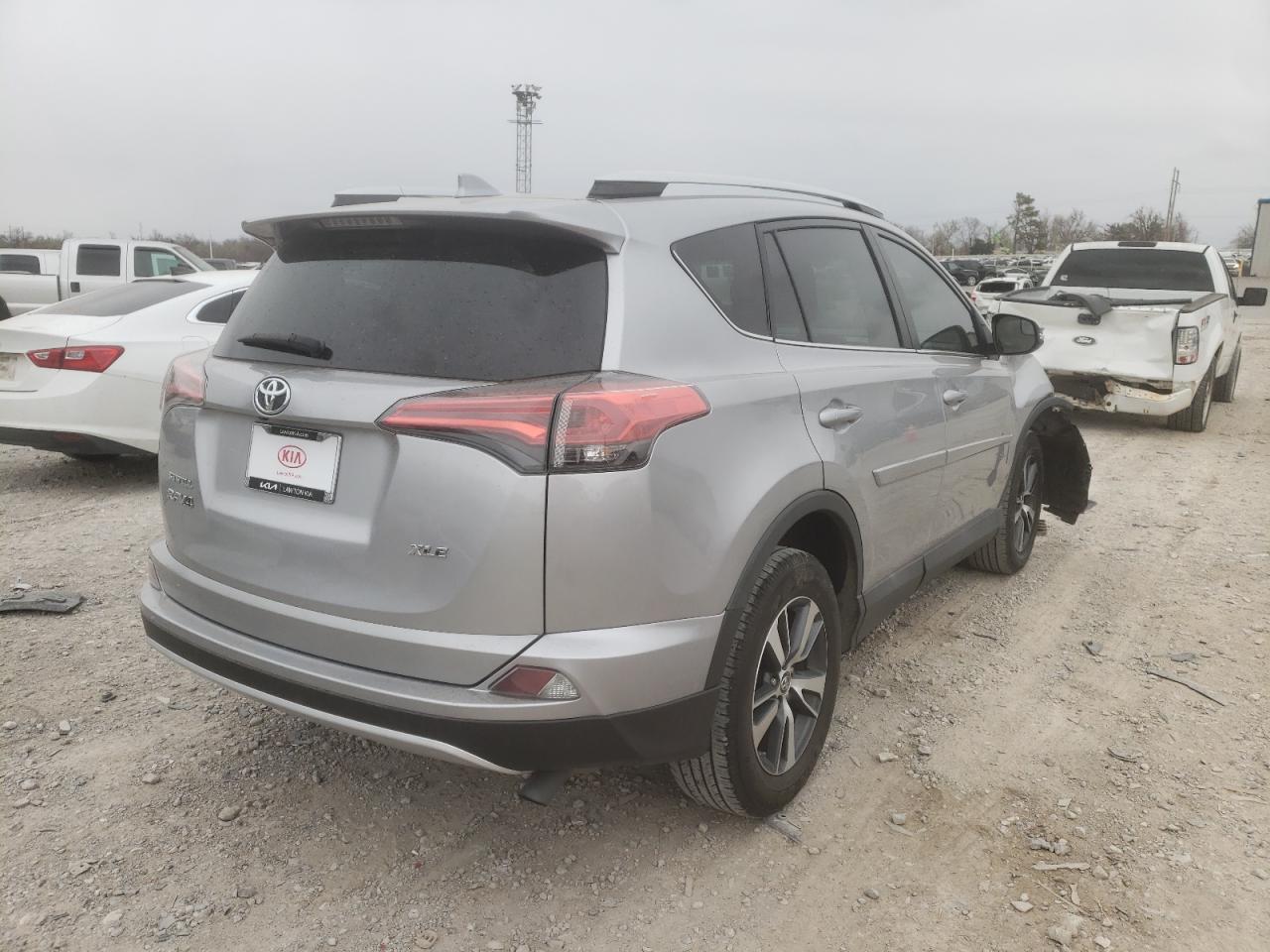 Photo 4 from auction – 2016 TOYOTA RAV4 XLE with VIN 2T3WFREV0GW272250