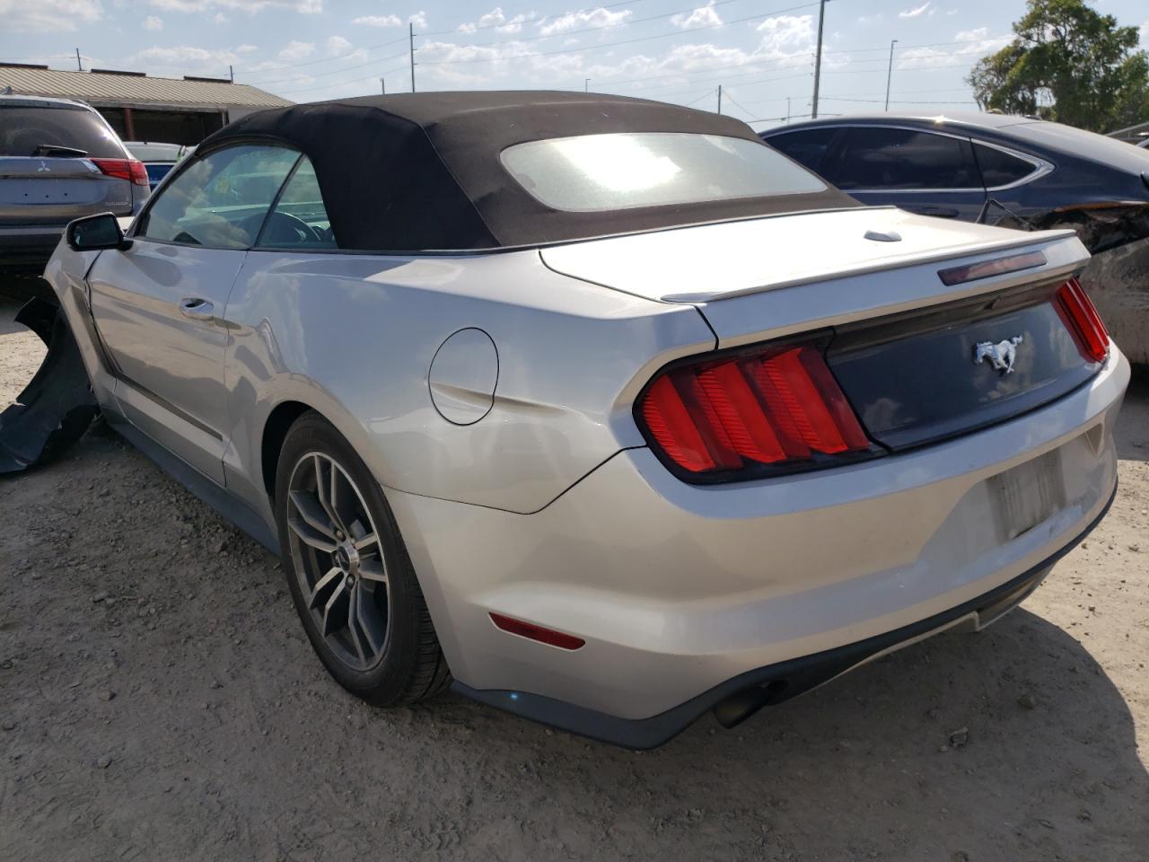 Photo 3 from auction – 2017 FORD MUSTANG with VIN 1FATP8UH9H5204307