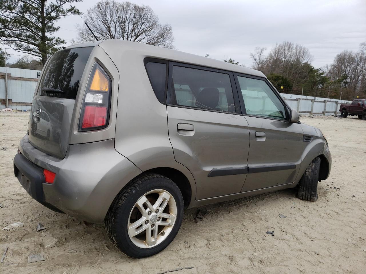 Photo 4 from auction – 2010 KIA SOUL + with VIN KNDJT2A24A7164223