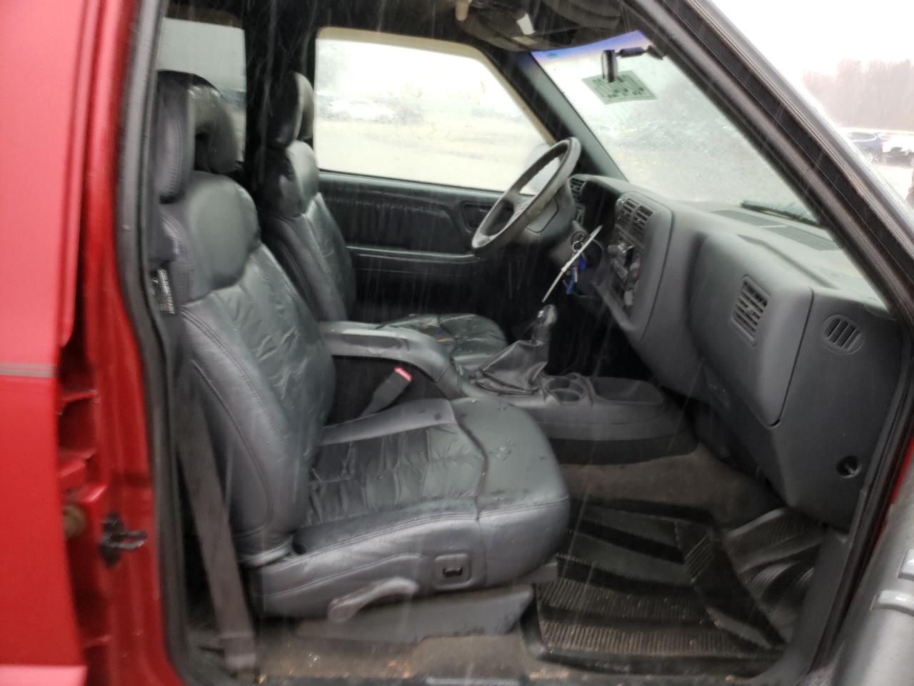 Photo 5 from auction – 1997 CHEVROLET BLAZER with VIN 1GNDT13W0VK244989