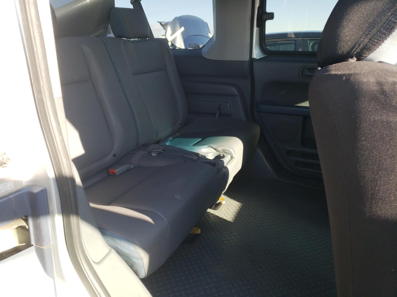 Photo 6 from auction – 2006 HONDA ELEMENT LX with VIN 5J6YH28376L023413