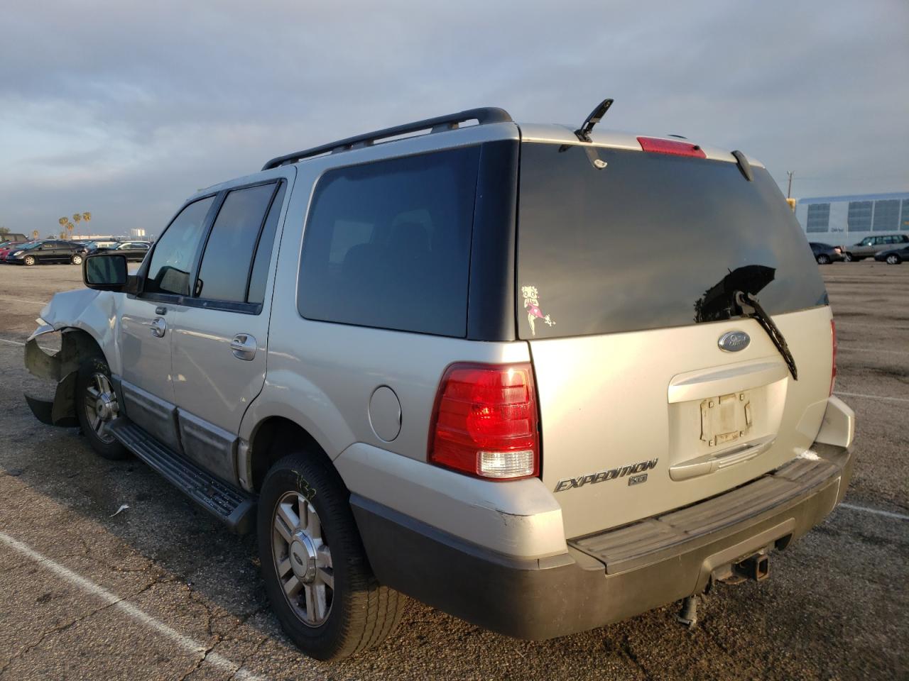 Photo 3 from auction – 2005 FORD EXPEDITION with VIN 1FMPU15585LA01766