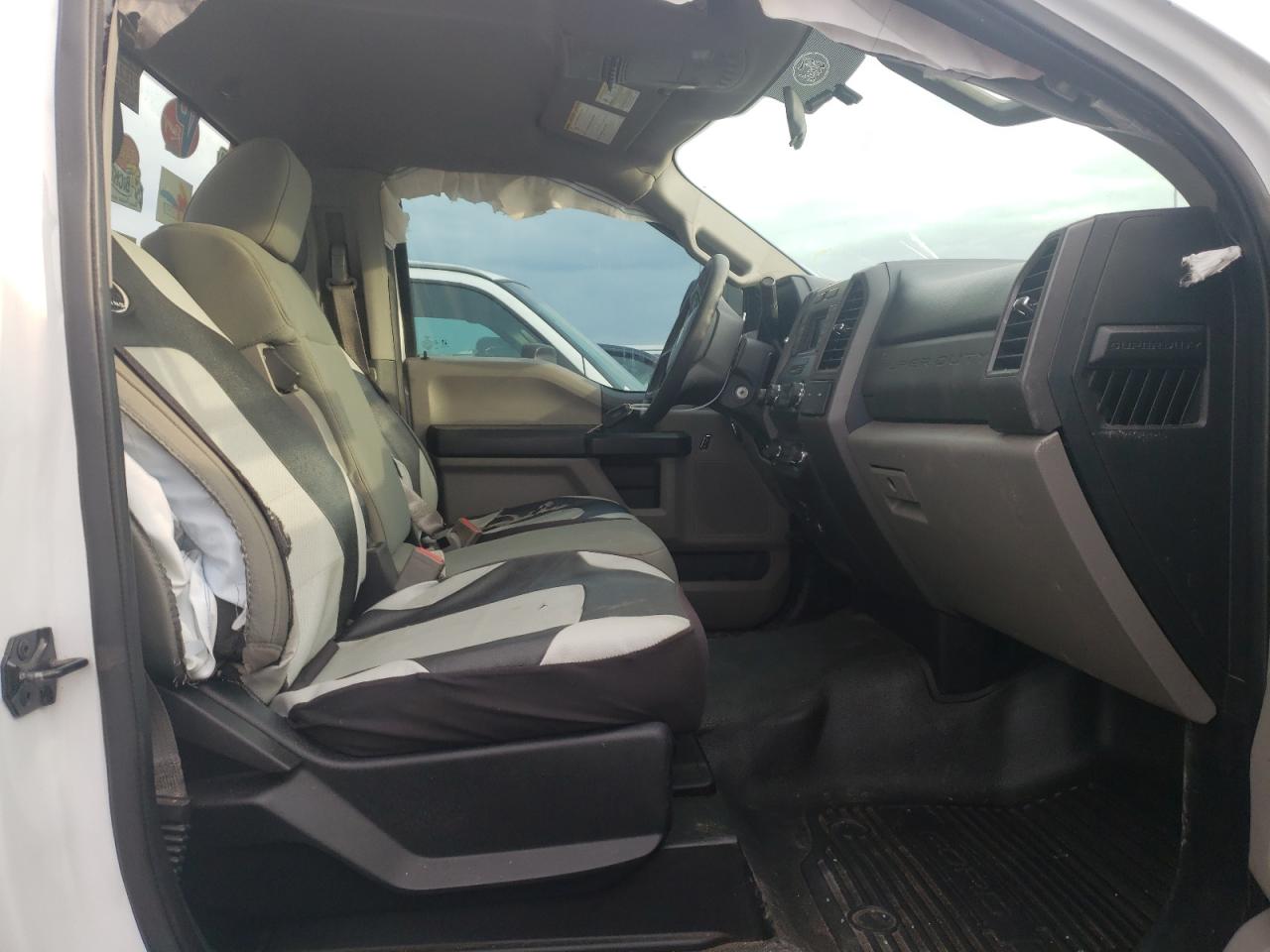 Photo 5 from auction – 2019 FORD F250 SUPER with VIN 1FTBF2B63KEG82138