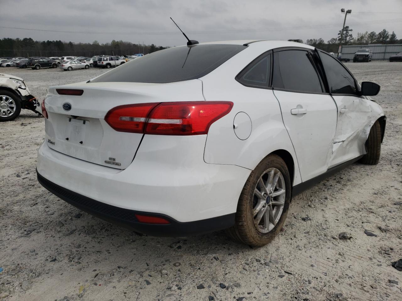 Photo 4 from auction – 2016 FORD FOCUS SE with VIN 1FADP3F26GL201360
