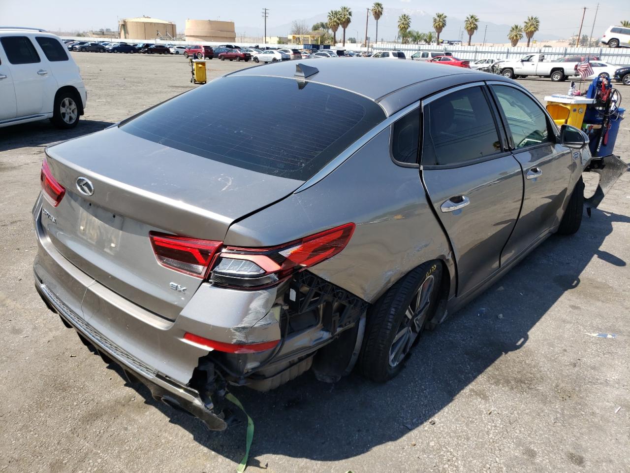 Photo 4 from auction – 2019 KIA OPTIMA EX with VIN 5XXGU4L13KG323880