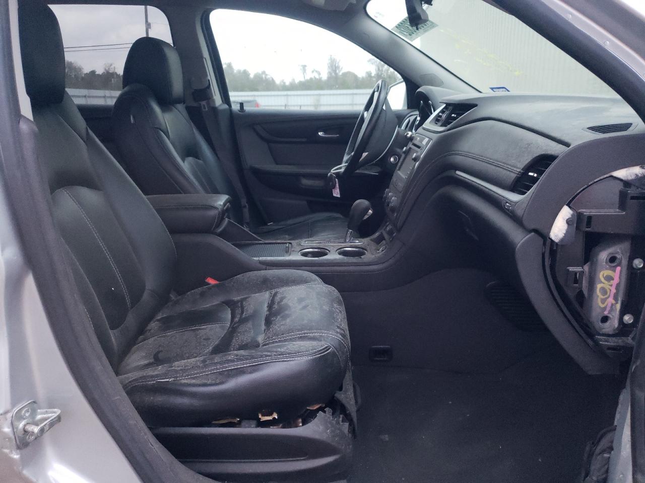 Photo 5 from auction – 2015 CHEVROLET TRAVERSE L with VIN 1GNKRGKD4FJ306698