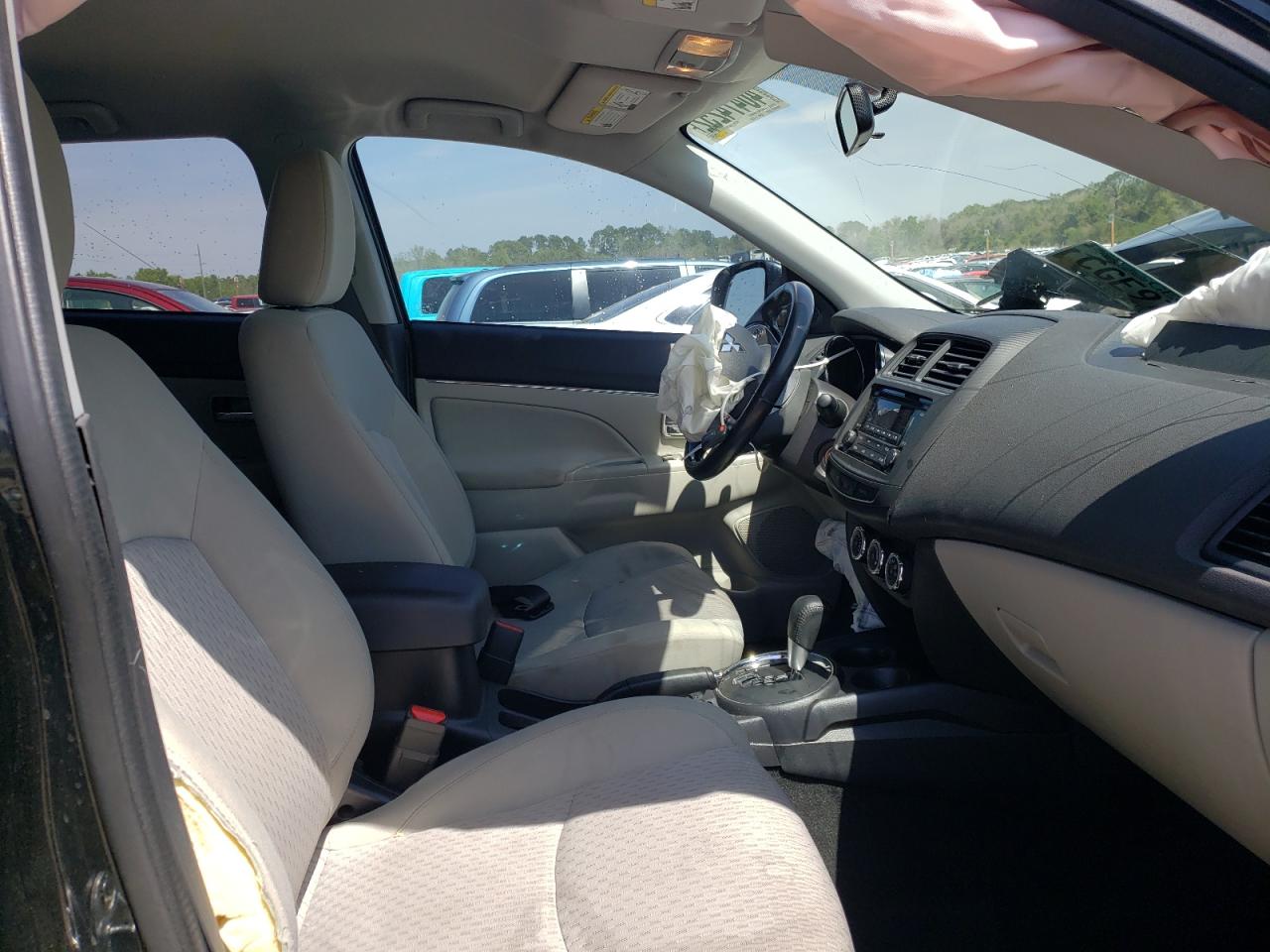 Photo 5 from auction – 2017 MITSUBISHI OUTLANDER with VIN JA4AP3AU9HZ002284