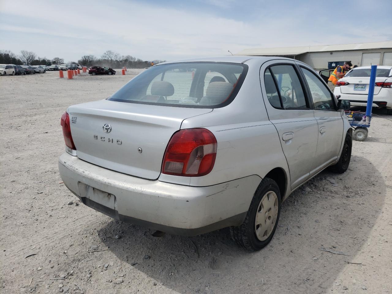 Photo 4 from auction – 2002 TOYOTA ECHO with VIN JTDBT123325026756
