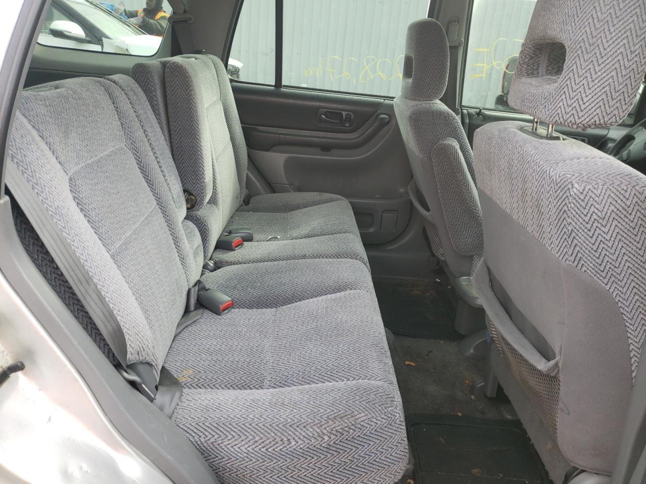 Photo 6 from auction – 1998 HONDA CR-V EX with VIN JHLRD1862WC037376