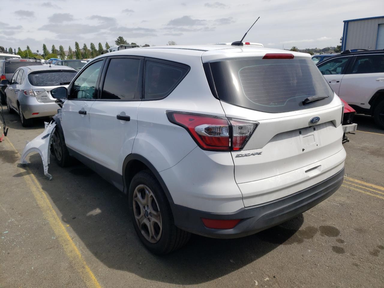 Photo 3 from auction – 2017 FORD ESCAPE S with VIN 1FMCU0F73HUA82554