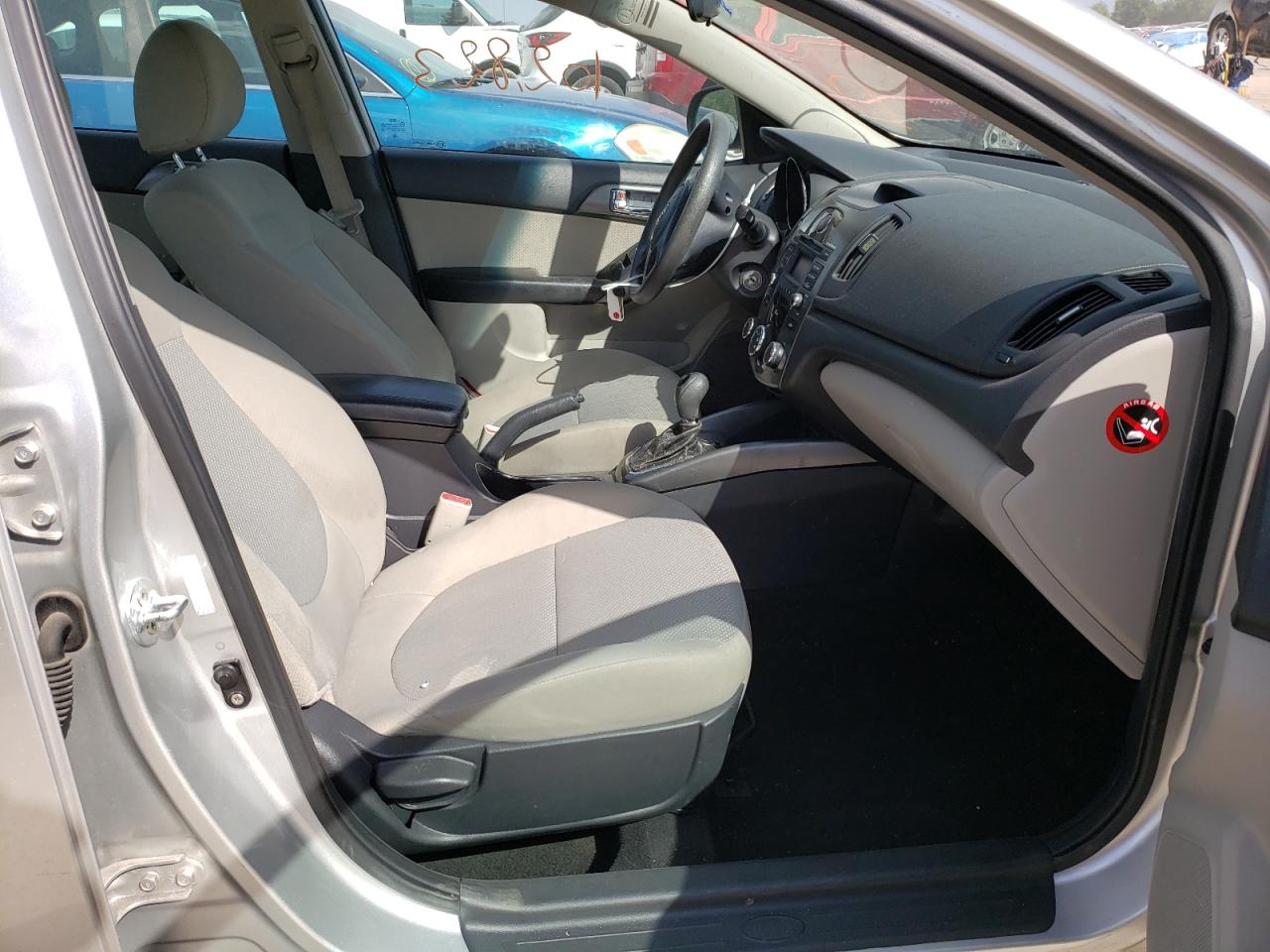 Photo 5 from auction – 2013 KIA FORTE EX with VIN KNAFU4A22D5718404