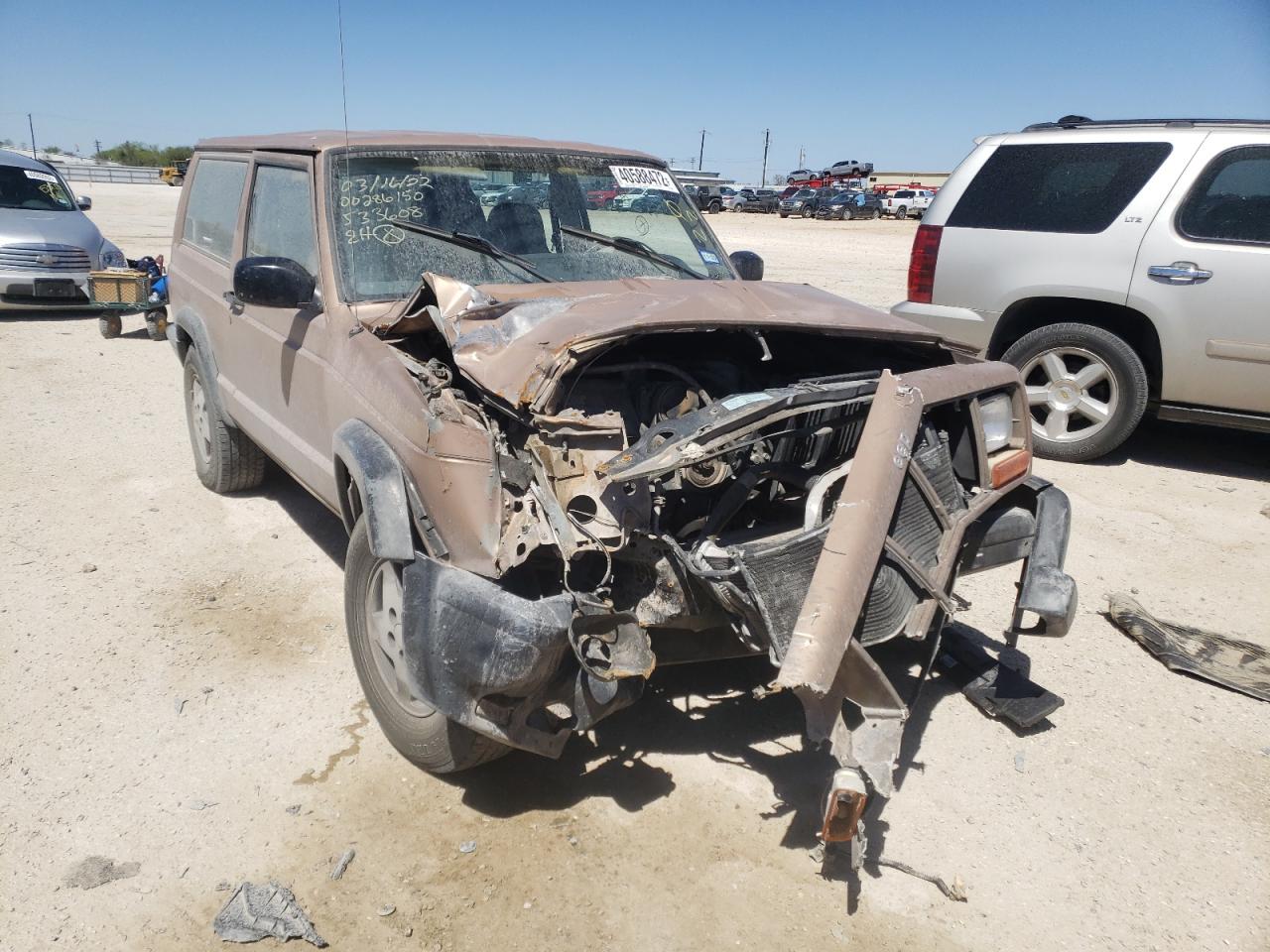 JEEP CHEROKEE S 1999 with VIN 1J4FT27S8XL533608 - Photo from auction