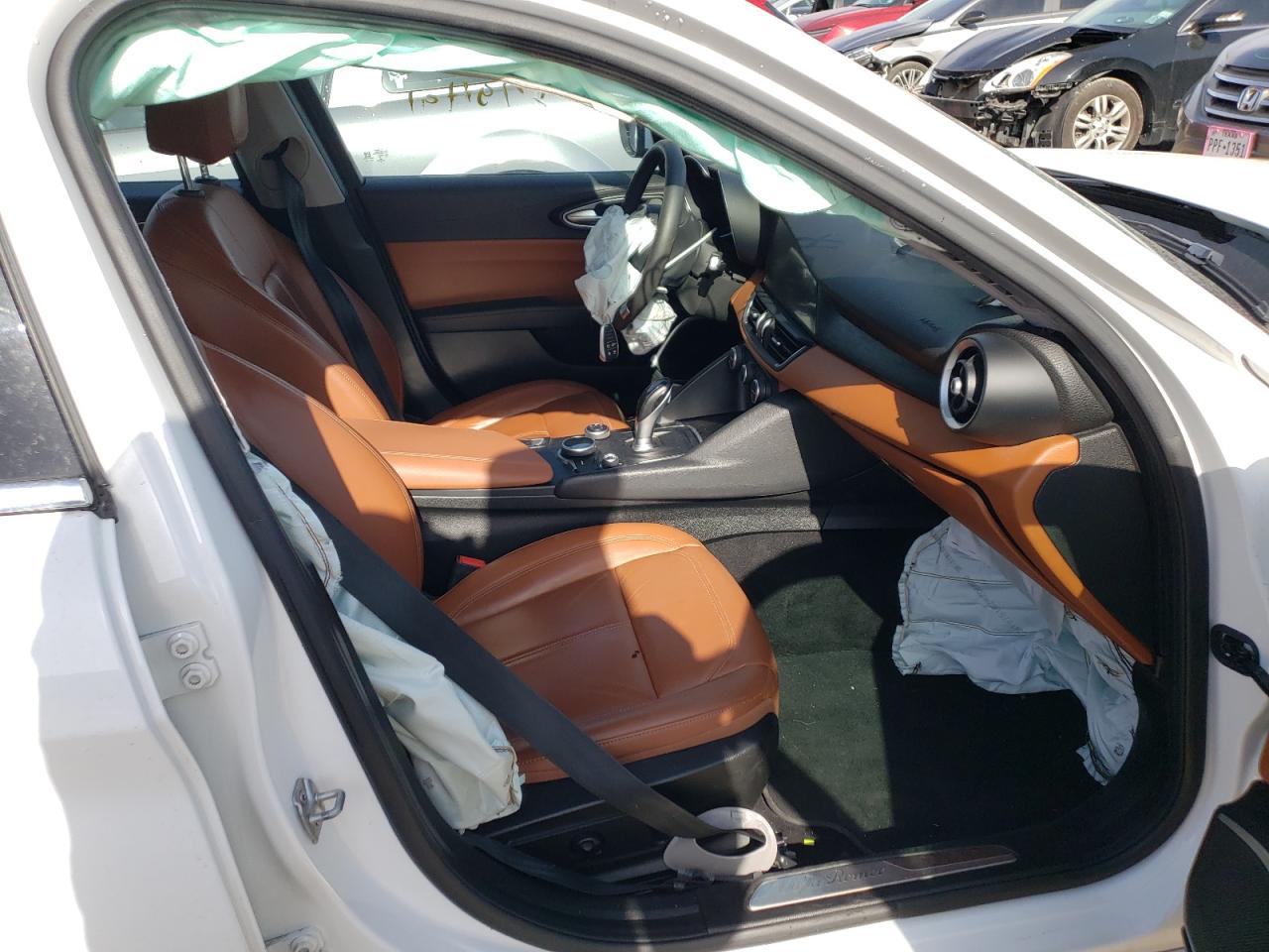 Photo 5 from auction – 2018 ALFA ROMEO GIULIA with VIN ZARFAEBN2J7564079