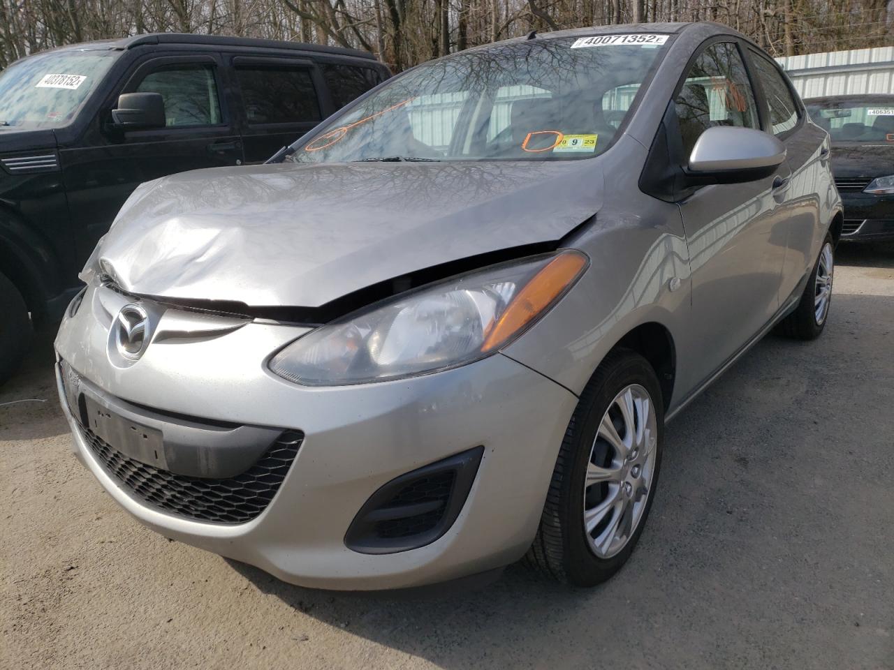 Photo 2 from auction – 2012 MAZDA MAZDA2 with VIN JM1DE1KY3C0134873