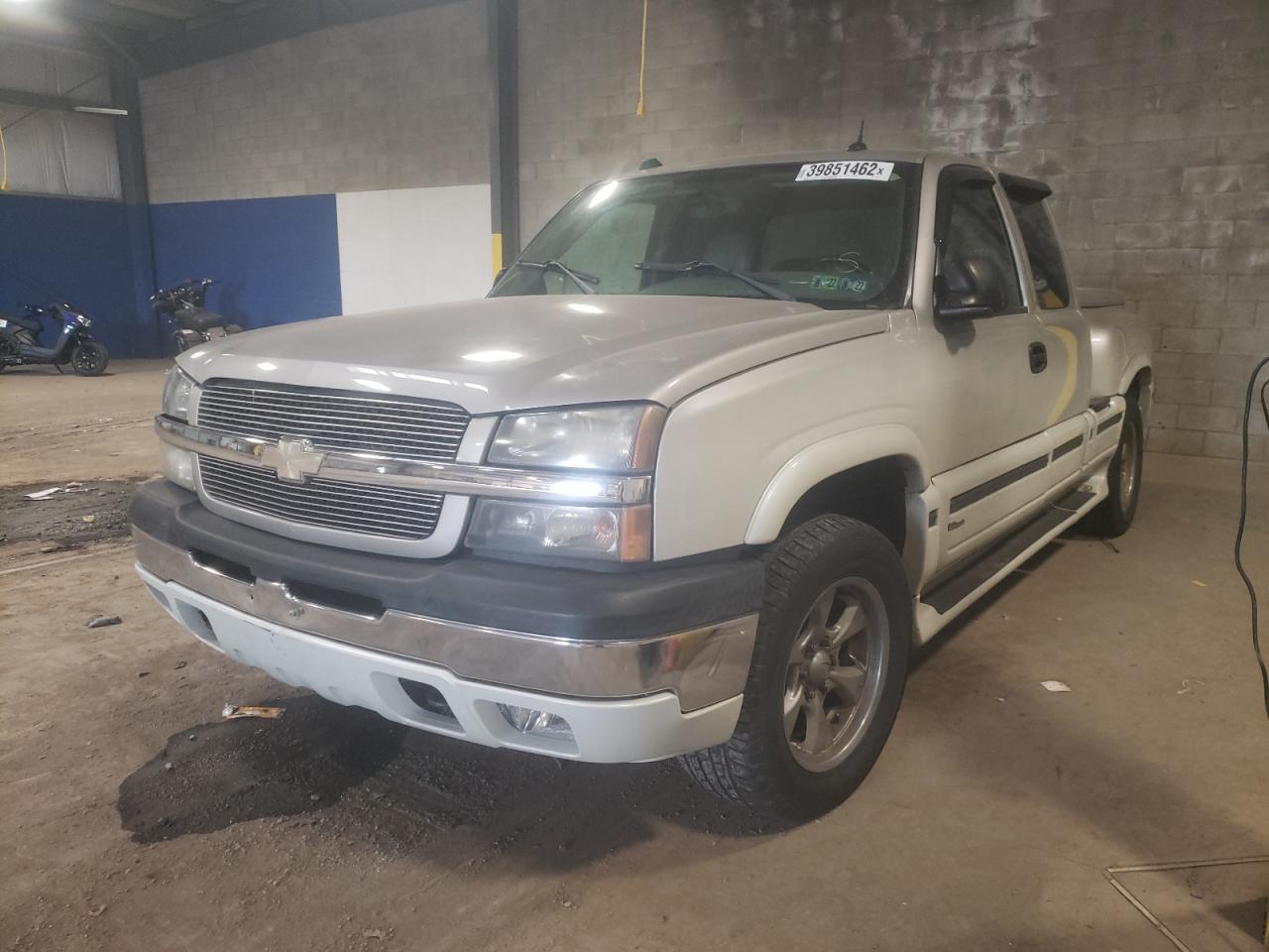 Photo 2 from auction – 2004 CHEVROLET SILVERADO with VIN 1GCEK19T74Z222779