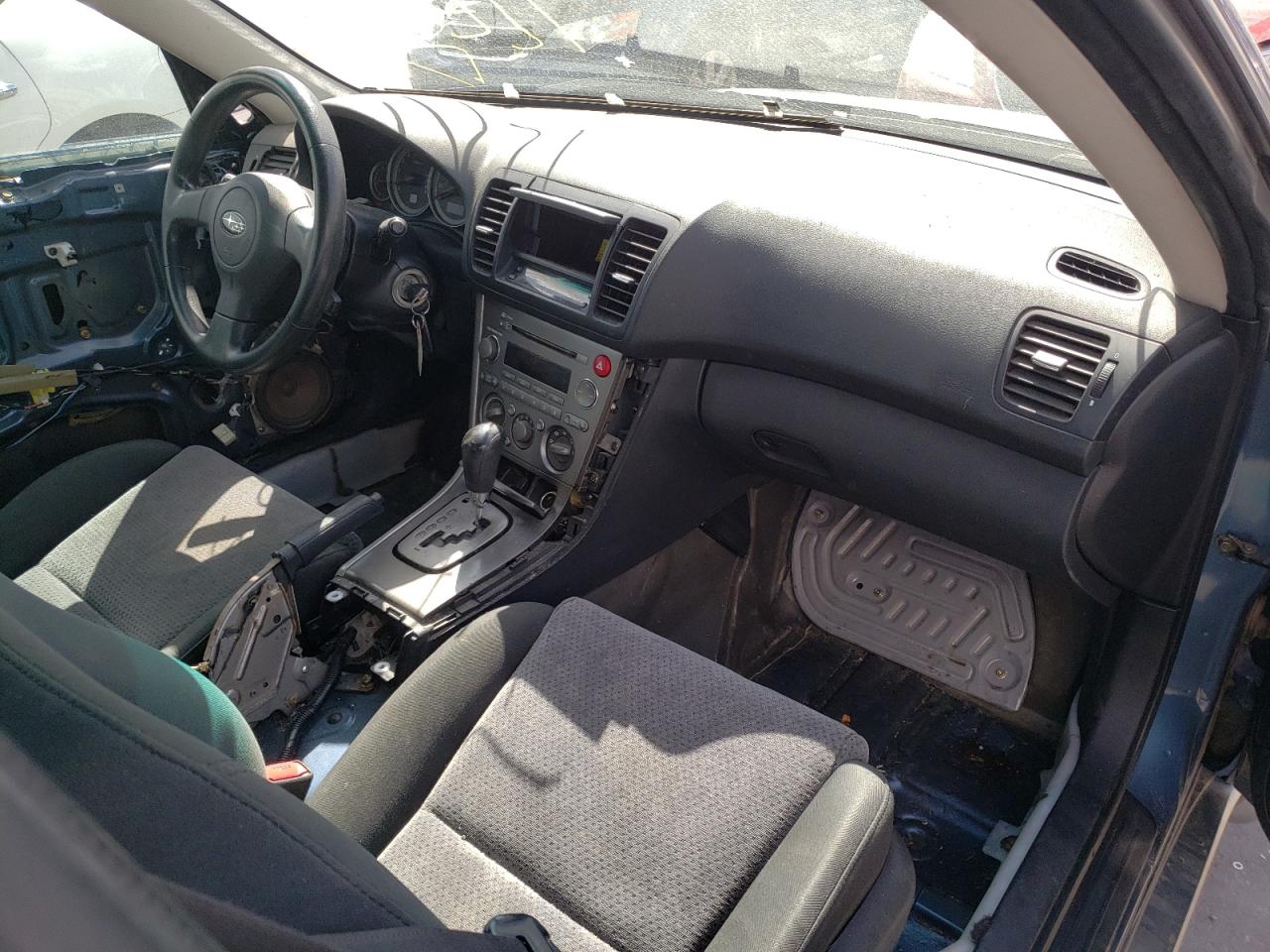 Photo 9 from auction – 2005 SUBARU LEGACY OUT with VIN 4S4BP61C957389439