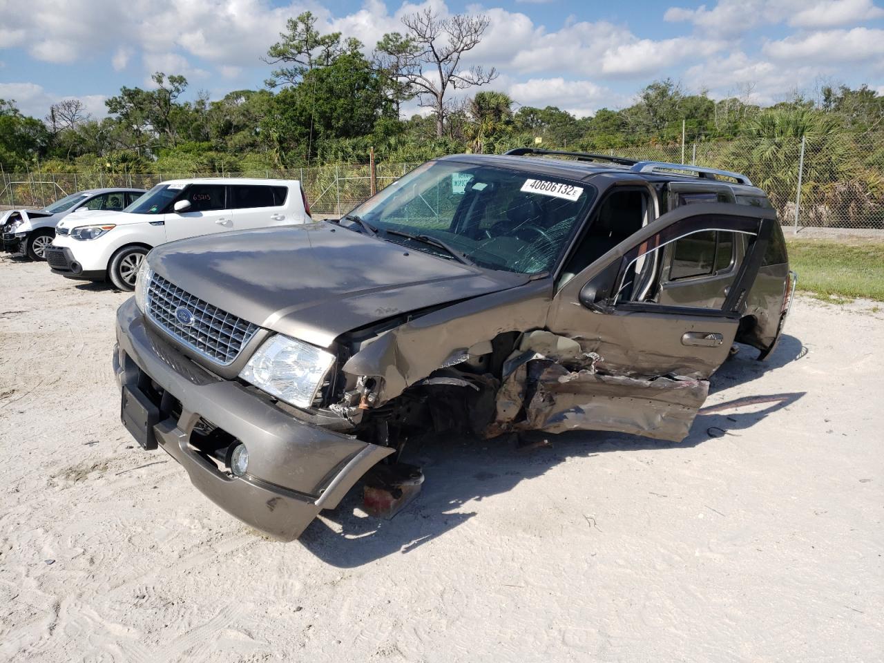 Photo 9 from auction – 2003 FORD EXPLORER L with VIN 1FMZU75K73UB91553