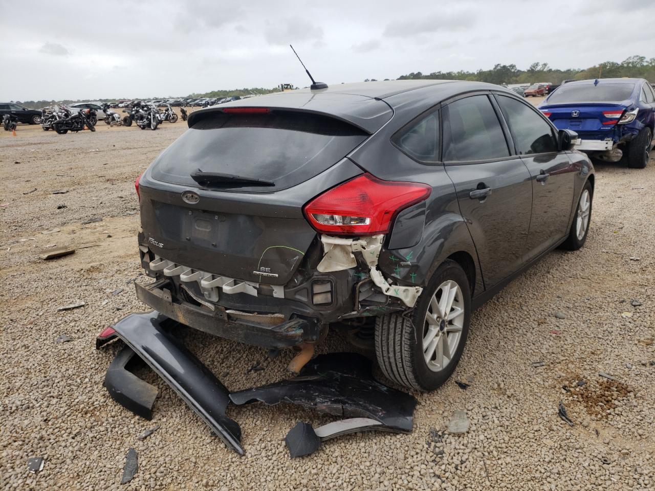 Photo 4 from auction – 2016 FORD FOCUS SE with VIN 1FADP3K23GL376039
