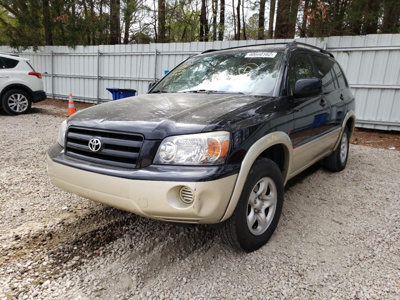 Photo 2 from auction – 2004 TOYOTA HIGHLANDER with VIN JTEGD21A640085272