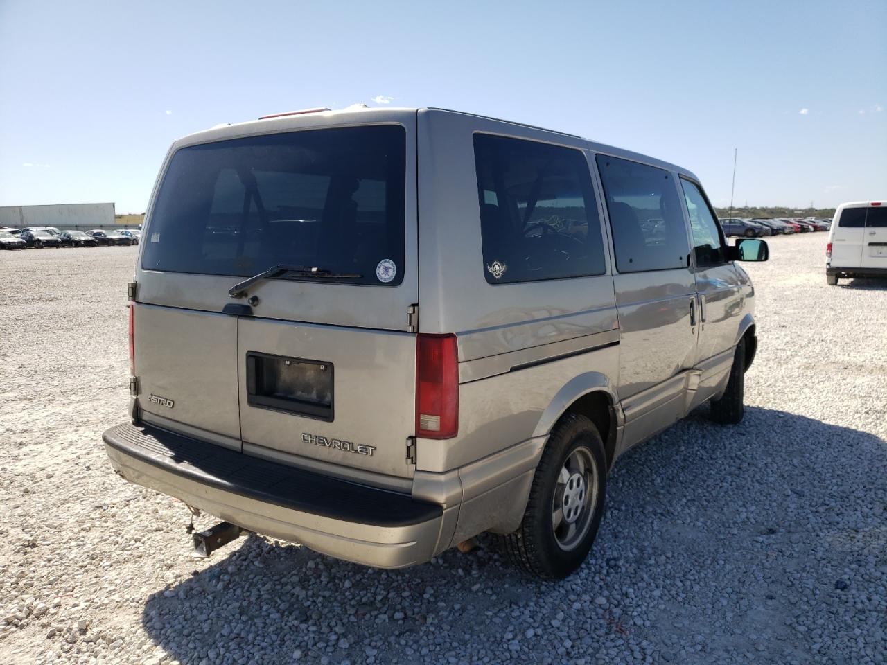 Photo 4 from auction – 2003 CHEVROLET ASTRO with VIN 1GNDM19X73B139120