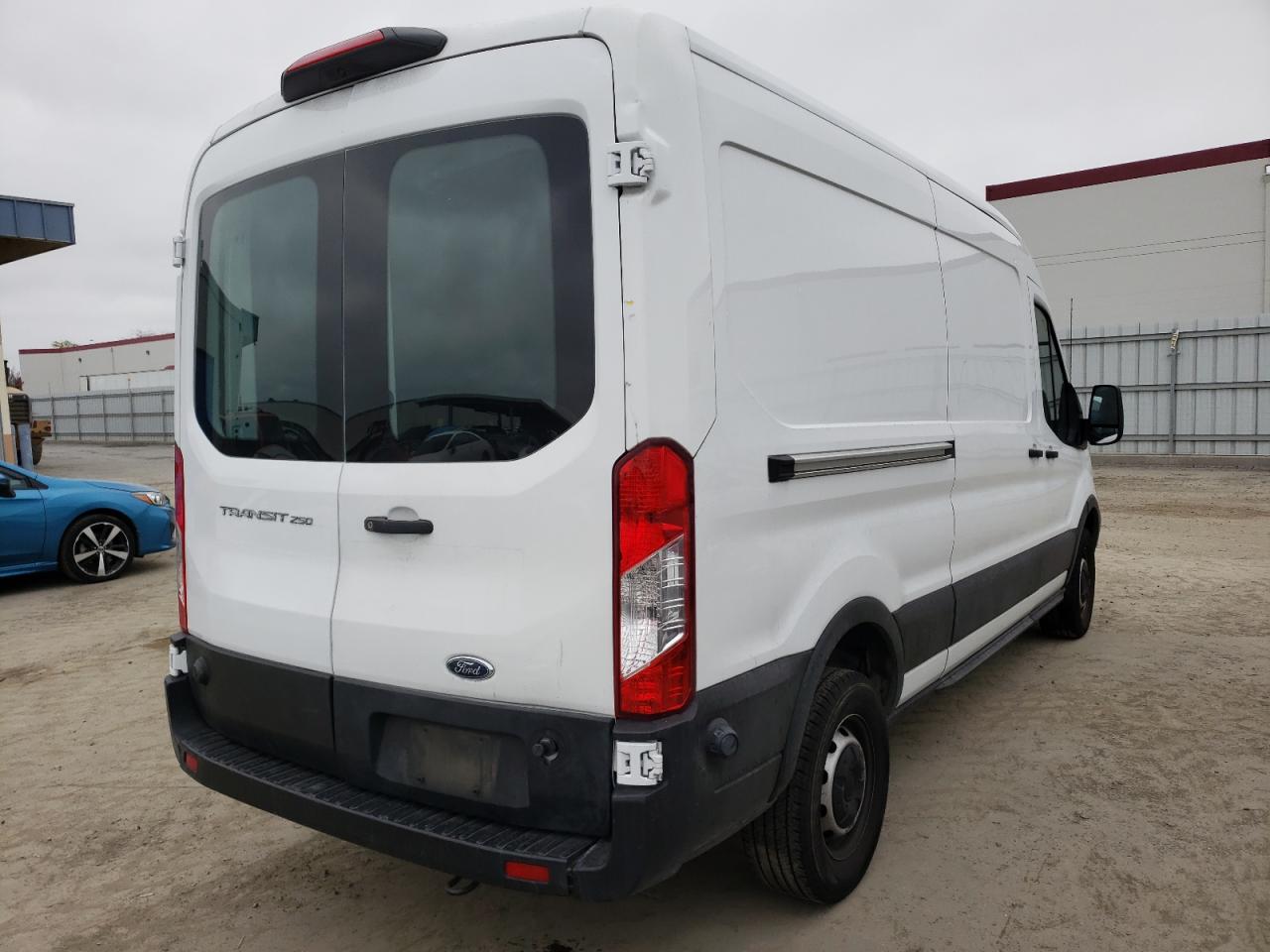Photo 4 from auction – 2019 FORD TRANSIT T- with VIN 1FTYR2CM0KKB83684