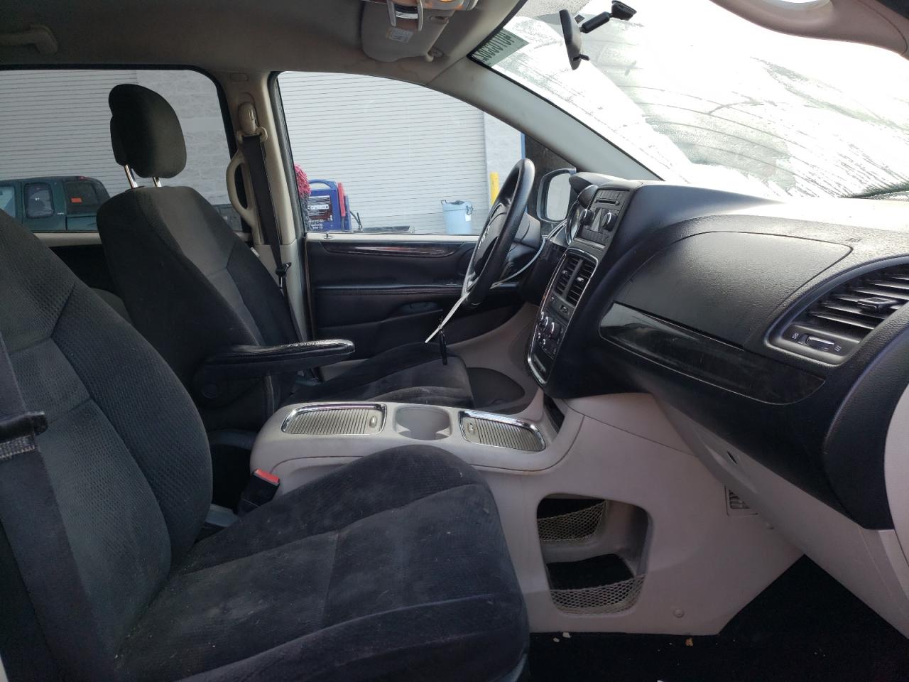 Photo 5 from auction – 2014 DODGE GRAND CARA with VIN 2C4RDGCG9ER478914