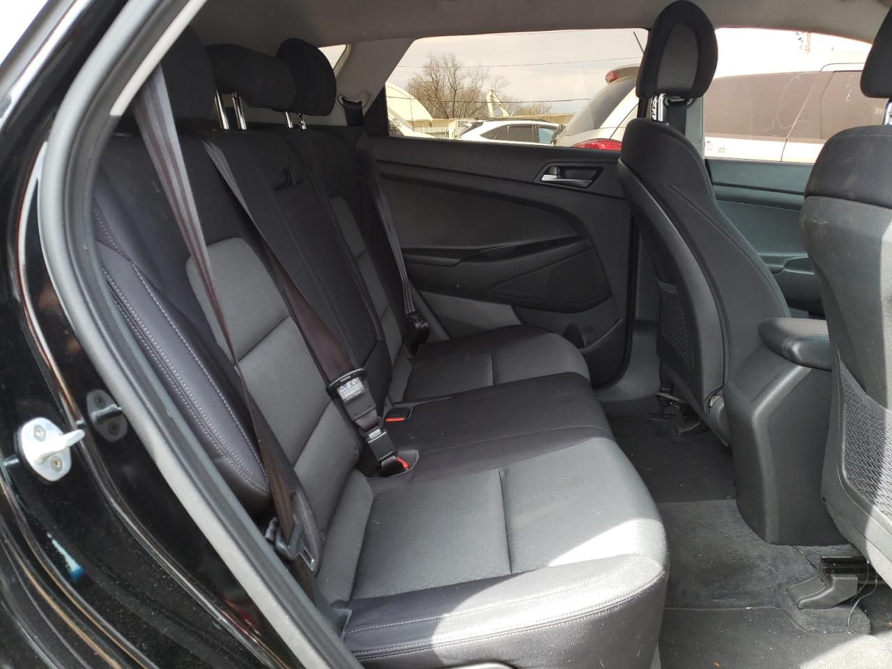 Photo 6 from auction – 2016 HYUNDAI TUCSON LIM with VIN KM8J3CA41GU155007