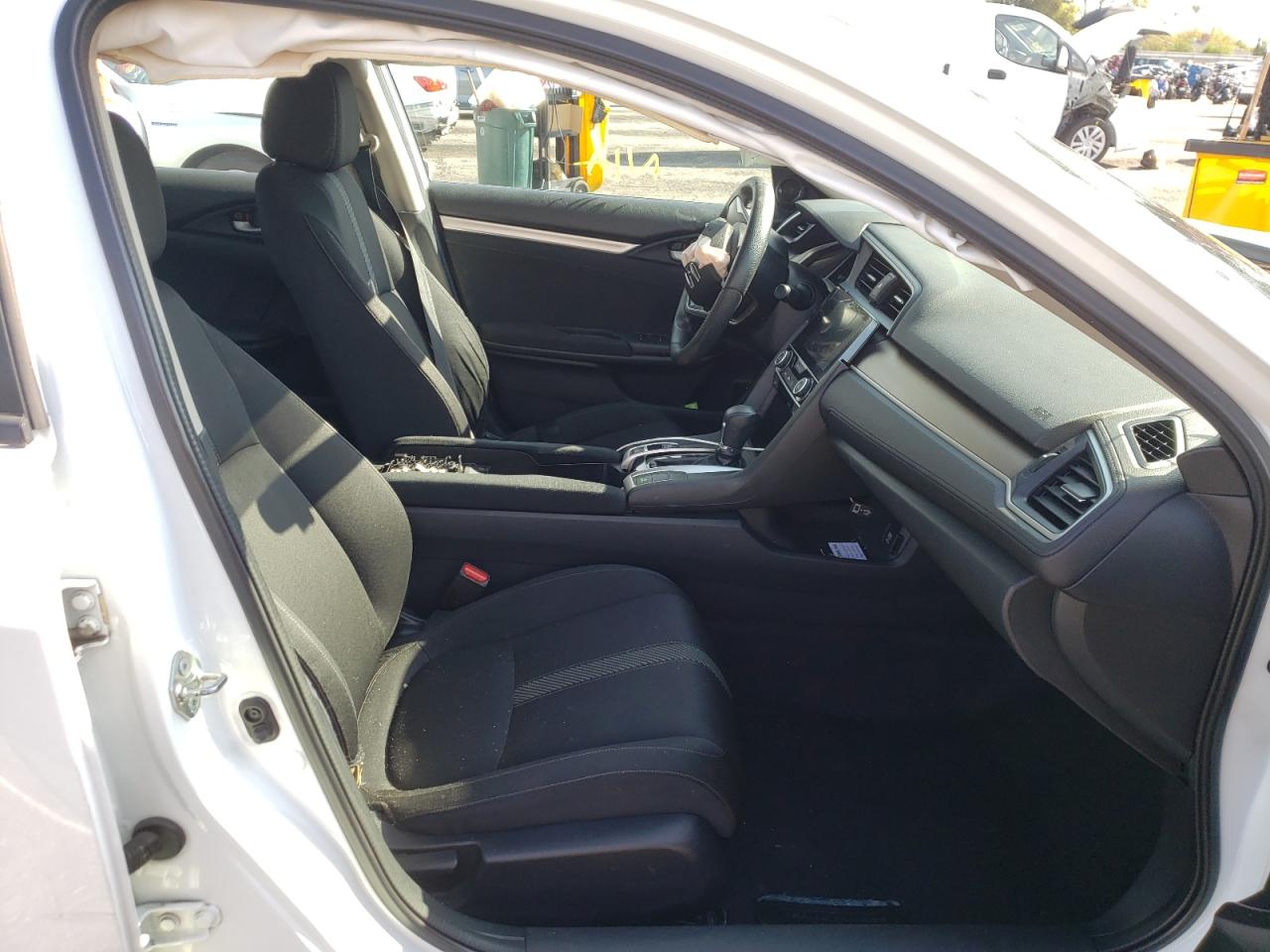 Photo 5 from auction – 2016 HONDA CIVIC EX with VIN 2HGFC1F34GH642141