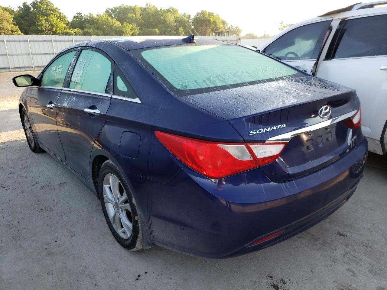 Photo 3 from auction – 2013 HYUNDAI SONATA SE with VIN 5NPEC4AC7DH550253