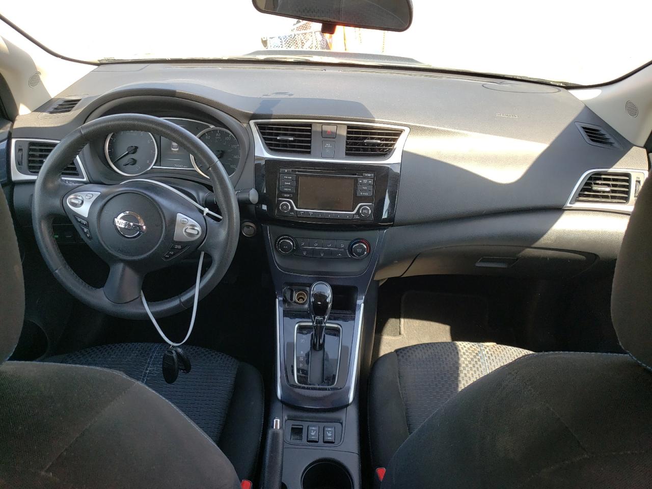 Photo 9 from auction – 2016 NISSAN SENTRA S with VIN 3N1AB7AP2GY239748