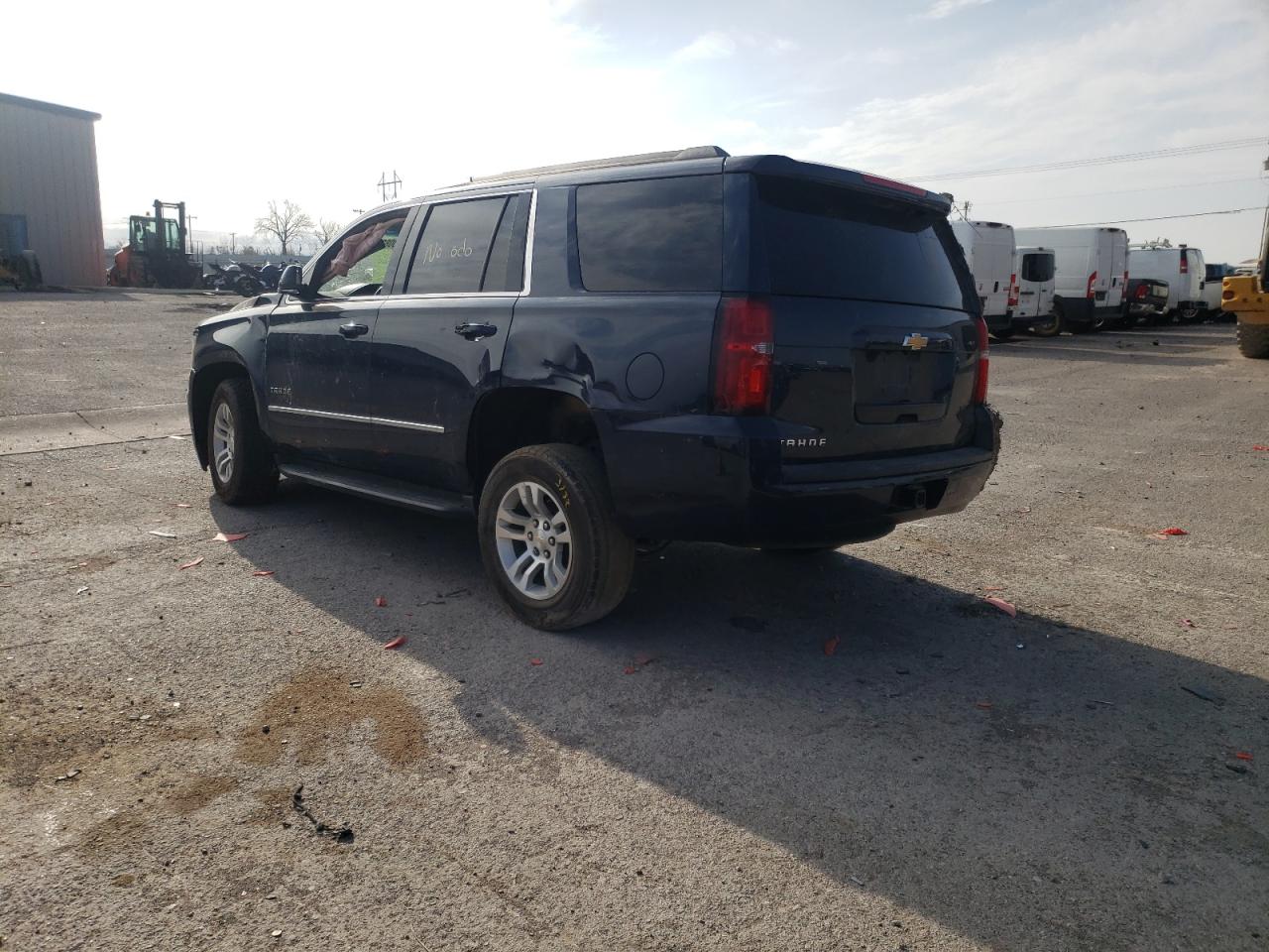 Photo 3 from auction – 2017 CHEVROLET TAHOE C150 with VIN 1GNSCAKC2HR402579