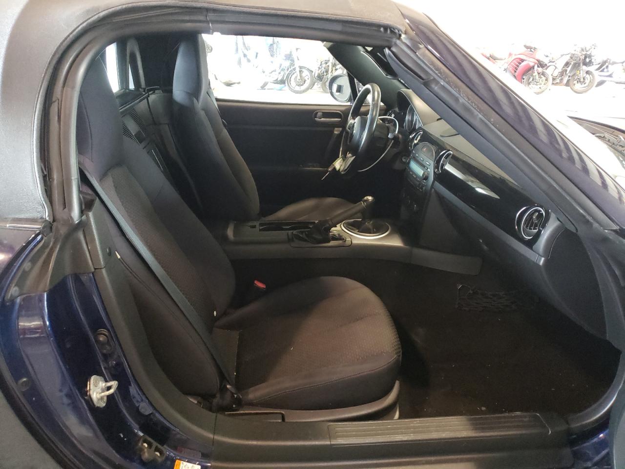 Photo 5 from auction – 2008 MAZDA MX-5 MIATA with VIN JM1NC25F380138780