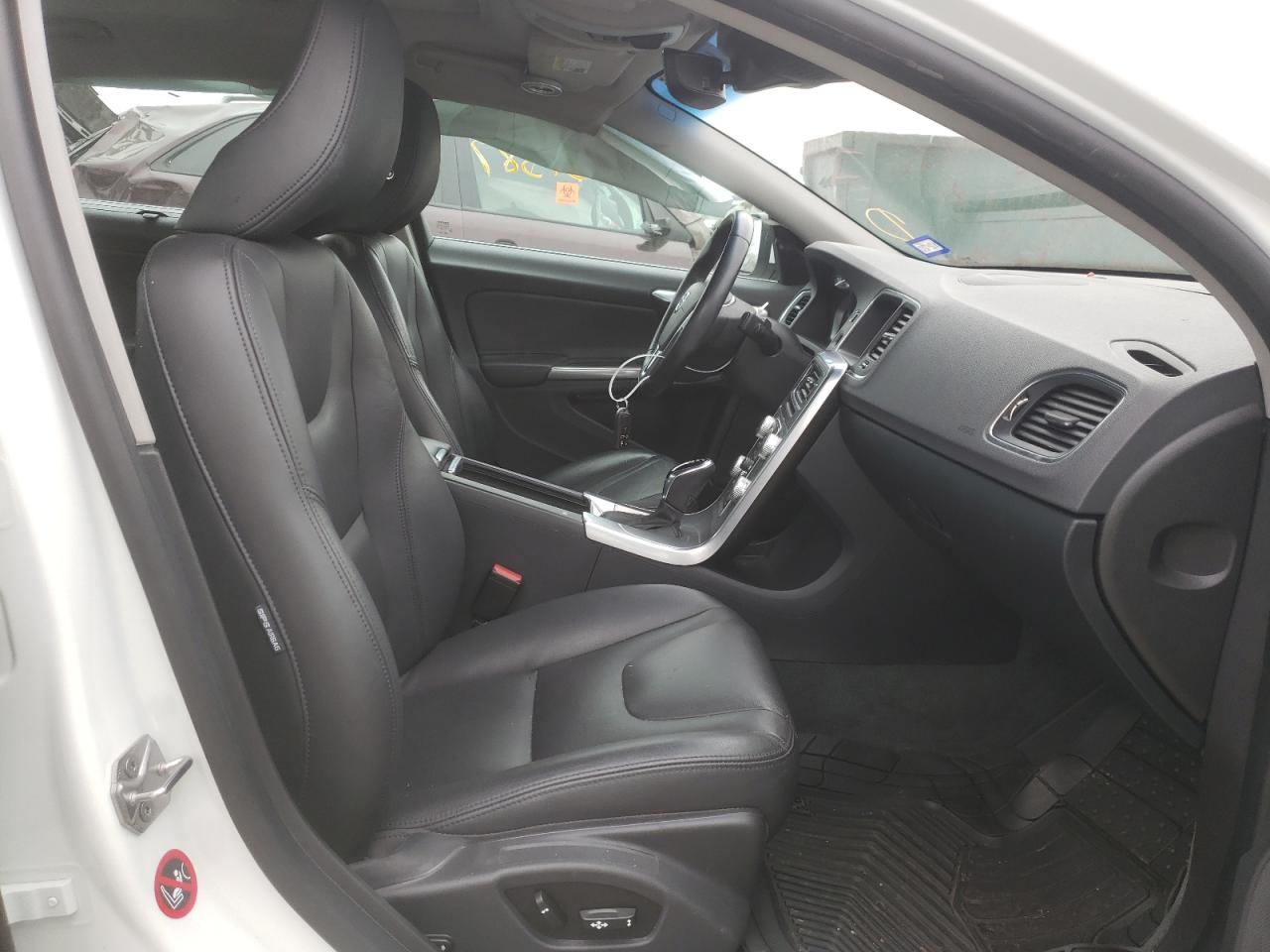 Photo 5 from auction – 2018 VOLVO S60 INSCRI with VIN LYV402TK1JB175484