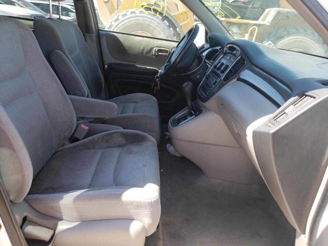 Photo 5 from auction – 2001 TOYOTA HIGHLANDER with VIN JTEHF21A810018117