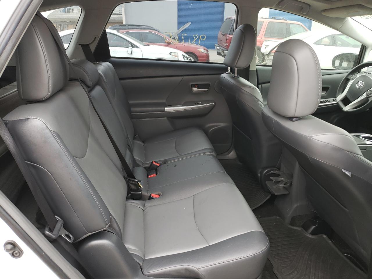 Photo 6 from auction – 2012 TOYOTA PRIUS V with VIN JTDZN3EUXC3143255