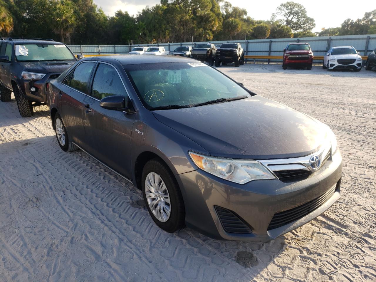 TOYOTA CAMRY HYBR 2013 with VIN 4T1BD1FKXDU093602 - Photo from auction