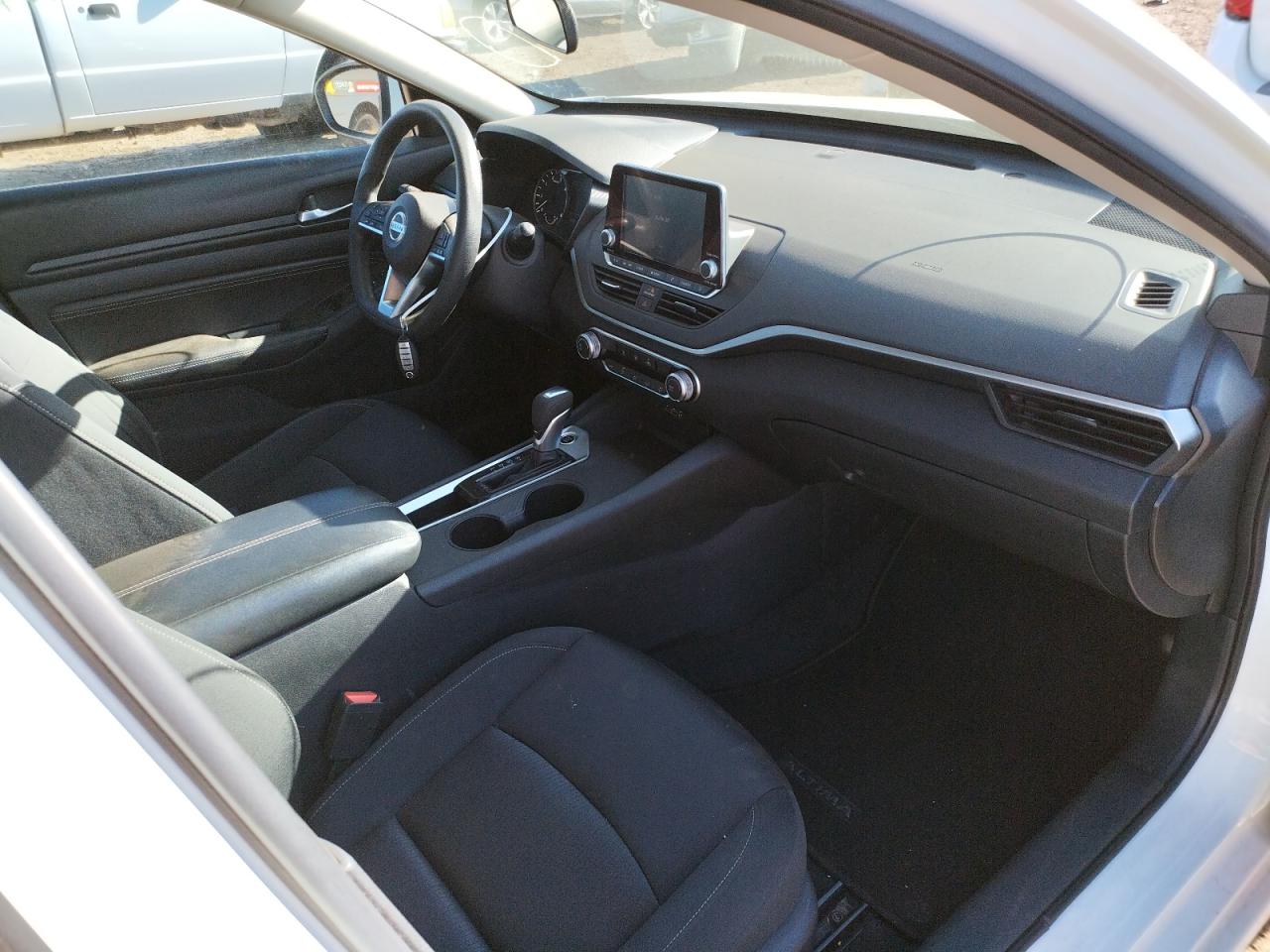 Photo 5 from auction – 2020 NISSAN ALTIMA S with VIN 1N4BL4BV5LC249452
