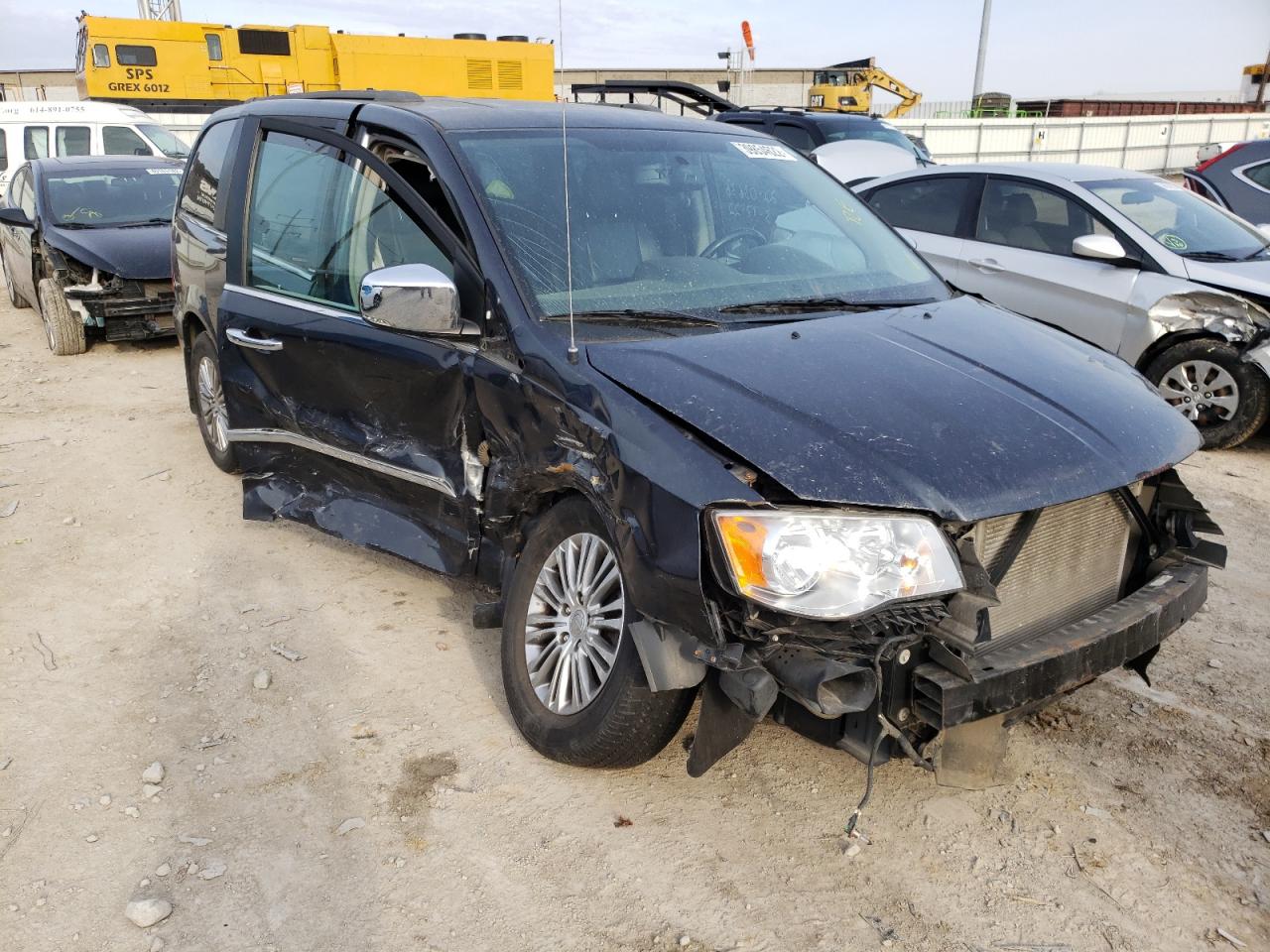 CHRYSLER TOWN & COU 2013 with VIN 2C4RC1CG6DR616097 - Photo from auction