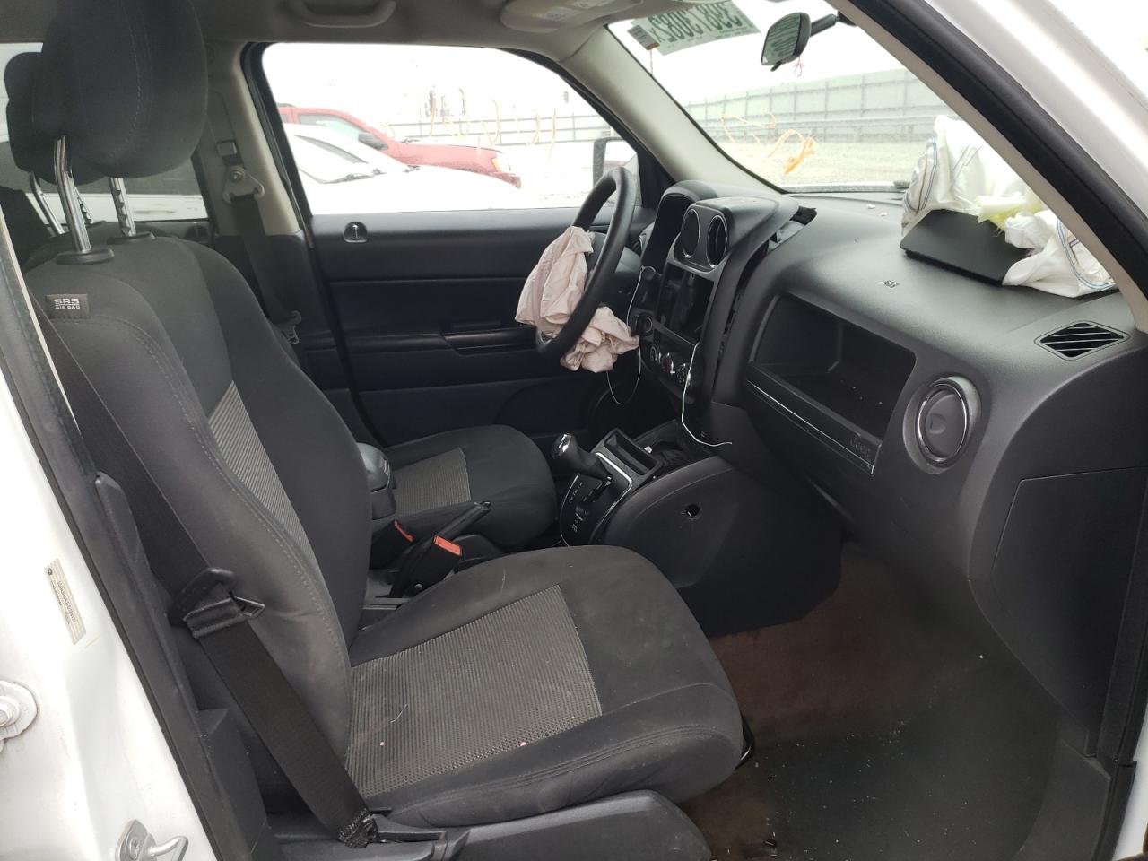 Photo 5 from auction – 2015 JEEP PATRIOT SP with VIN 1C4NJPBA7FD124172