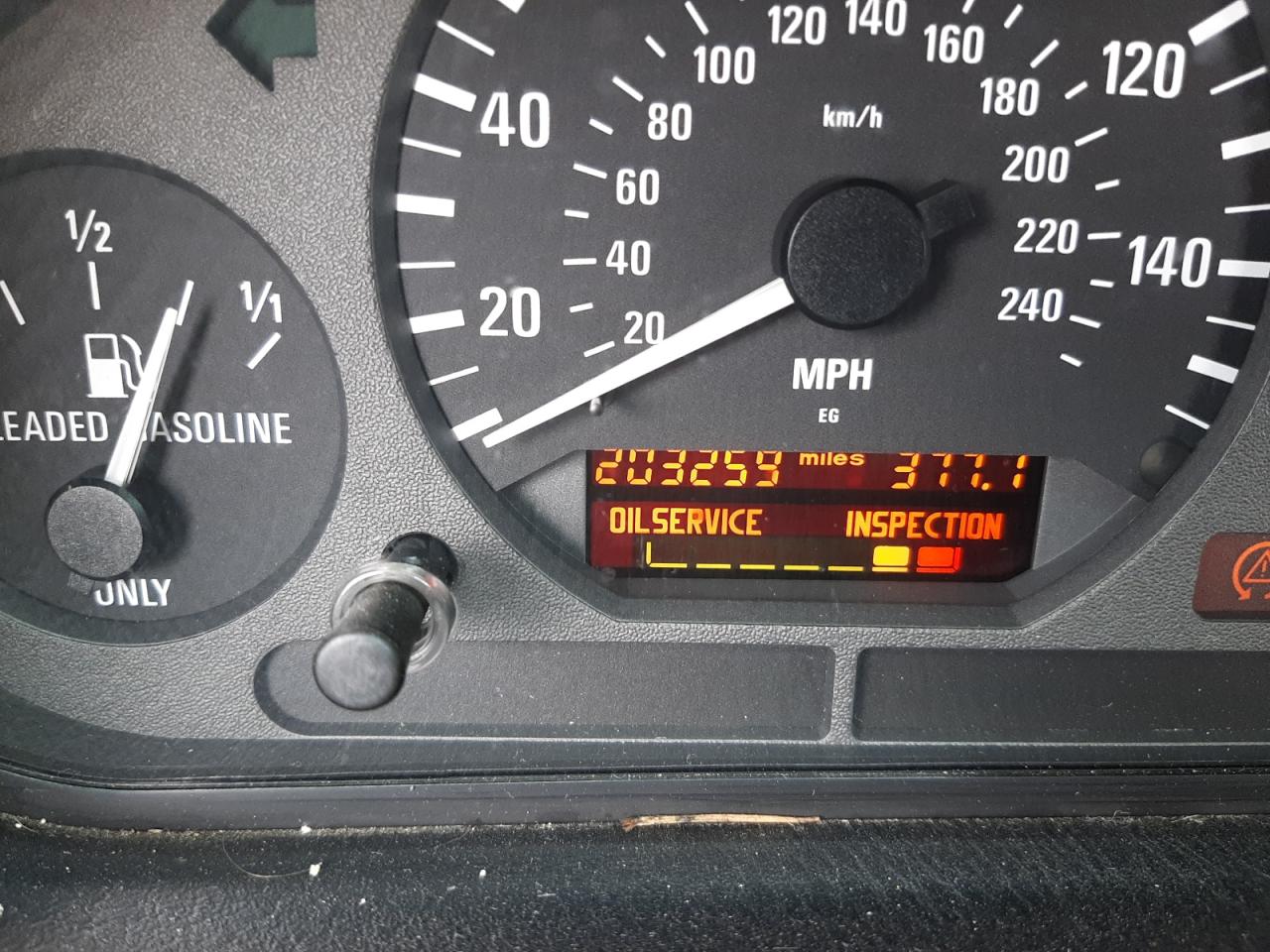 Photo 8 from auction – 1999 BMW 323 IS with VIN WBABF7332XEH43732