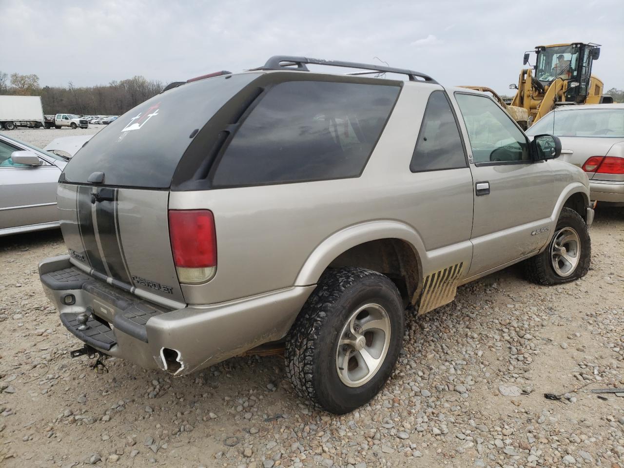 Photo 4 from auction – 2001 CHEVROLET BLAZER with VIN 1GNCS18W81K259838