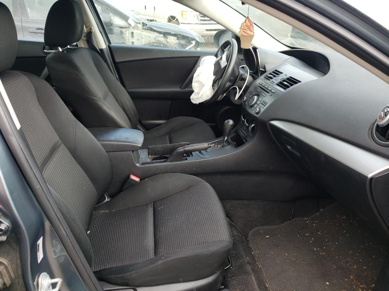 Photo 5 from auction – 2012 MAZDA 3 I with VIN JM1BL1VG7C1505107