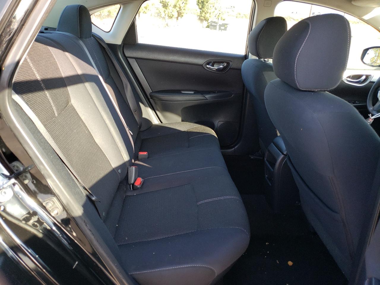 Photo 6 from auction – 2016 NISSAN SENTRA S with VIN 3N1AB7AP1GY253947