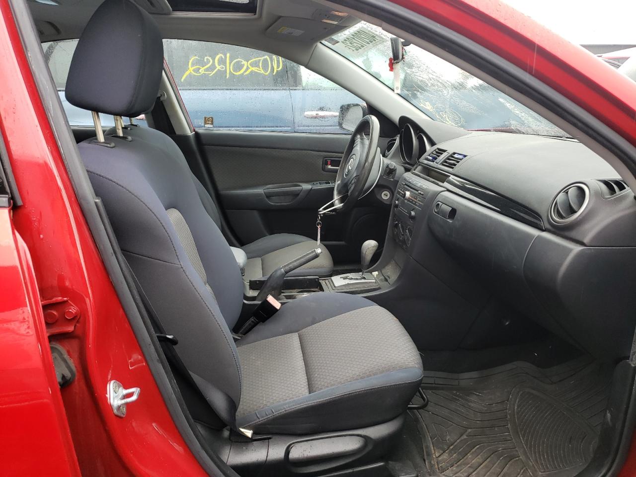 Photo 5 from auction – 2004 MAZDA 3 I with VIN JM1BK12F941194313